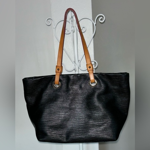 Dooney & Bourke Black Leather Grommet Shopper style - Picture 1 of 11